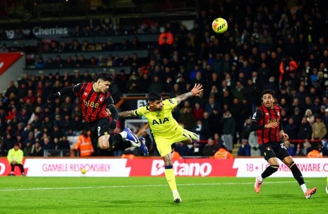 Evanilson of AFC Bournemouth scores a goal to make the score 1-1. AFC Bournemouth v Tottenham Hotspur, Premier League, Football, Vitality Stadium, Bournemouth, UK - 07 Jan 2026Bournemouth Vitality Stadium United Kingdom EDITORIAL USE ONLY No use with unauthorised audio, video, data, fixture lists, club league logos or live services. Online in-match use limited to 120 images, no video emulation. No use in betting, games or single club league player publications. Copyright: xJamesxMarsh Shutterstockx 16232824bg