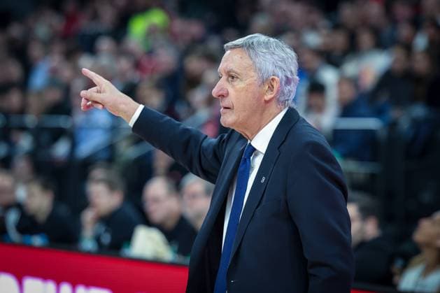 Head coach Svetislav Pesic FC Bayern Muenchen Basketball gestures, gives instructions, FC Bayern Muenchen Basketball vs Kosner Baskonia Vitoria Gasteiz, Basketball, Men, Turkish Airlines EuroLeague, Regular season, Season 2025 2026, 07 01 2026 Muenchen Bayern Germany Copyright: xkolbert-press MartinxAgüerax