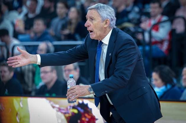 Head coach Svetislav Pesic FC Bayern Muenchen Basketball gestures, gives instructions, FC Bayern Muenchen Basketball vs Kosner Baskonia Vitoria Gasteiz, Basketball, Men, Turkish Airlines EuroLeague, Regular season, Season 2025 2026, 07 01 2026 Muenchen Bayern Germany Copyright: xkolbert-press MartinxAgüerax