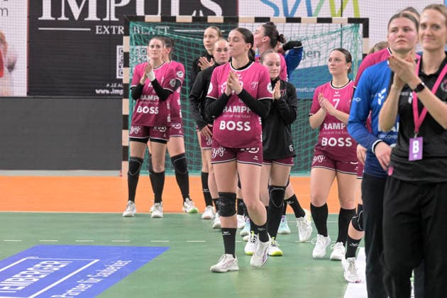 Santina Sabatnig TusSies Metzingen, 18 thank you to the fans TusSies Metzingen vs BVB Borussia Dortmund Handball, Handball, Alsco HBF, 12 League Matchday, Season 2025 2026, 07 01 2026 TusSies Metzingen vs BVB Borussia Dortmund Handball, Handball, Alsco HBF, 12 League Matchday, Season 2025 2026, 07 01 2026 Tuebingen Copyright: xEibner-Pressefoto TobiasxBaurx EP_TBR