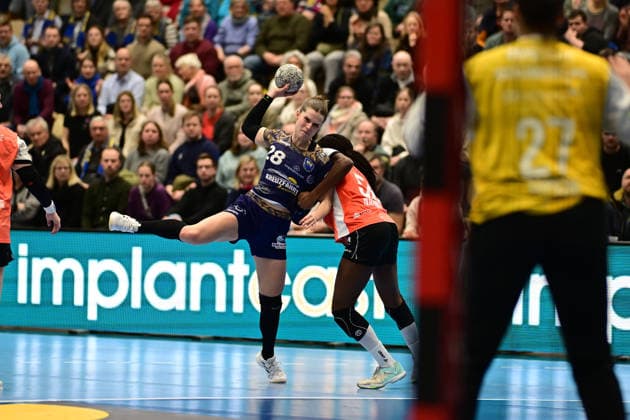 Handball I Women I Season 2025 2026 I 1 HBF I 12 Matchday I Buxtehuder SV HSG Blomberg Lippe I 07 01 2026 Teresa von Prittwitz 28, Buxtehuder Sportverein is held by Farrelle Njinkeu Buxtehude Halle Nord Niedersachsen Germany Copyright: xLobeca FelixxSchlikisx