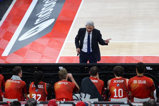 Svetislav Pesic FC Bayern Basketball, Head Coach talks to the players on the bench, GER, FC Bayern Basketball vs Kosner Baskonia Vitoria Gasteiz, Basketball, Euroleague, Matchday 20, Season 2025 2026, 07 01 2026, GER, FC Bayern Basketball vs Kosner Baskonia Vitoria Gasteiz, Basketball, Euroleague, Matchday 20, Season 2025 2026, 07 01 2026 Munich Copyright: xEibner-Pressefoto JennixMaulx EP_JML