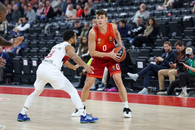 Nenad Dimitrijevic FC Bayern Basketball, 00 with Markquis Nowell Baskonia Vitoria Gasteiz, 03 , GER, FC Bayern Basketball vs Kosner Baskonia Vitoria Gasteiz, Basketball, Euroleague, Matchday 20, Season 2025 2026, 07 01 2026, GER, FC Bayern Basketball vs Kosner Baskonia Vitoria Gasteiz, Basketball, Euroleague, Matchday 20, Season 2025 2026, 07 01 2026 Munich Copyright: xEibner-Pressefoto JennixMaulx EP_JML