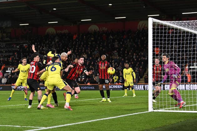 Bournemouth v Tottenham Hotspur, Premier League Richarlison (9) of Tottenham Hotspur heads a shot at goal against the post during the Premier League match between Bournemouth and Tottenham Hotspur at the Vitality Stadium, Bournemouth, UK on 7 January 2026. Bournemouth Vitality Stadium Dorset UK Editorial use only DataCo restrictions apply See www.football-dataco.com , Copyright: xGrahamxHuntx PSI-23541-0108
