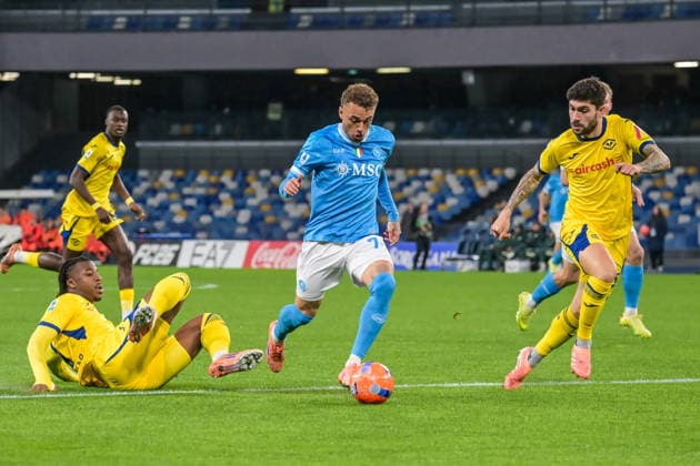2026-01-07 SSC Napoli v Hellas Verona - Italian Serie A Enilive NAPLES, ITALY - JANUARY 7: Noa Lang of SSC Napoli, Unai Nunez of Hellas Verona during the Italian Serie A Enilive match between SSC Napoli and Hellas Verona at Stadio Diego Armando Maradona on January 7, 2026 in Naples, Italy. Naples Stadio Diego Armando Maradona Italy Content not available for redistribution in The Netherlands directly or indirectly through any third parties. Copyright: xCiroxSantangelox