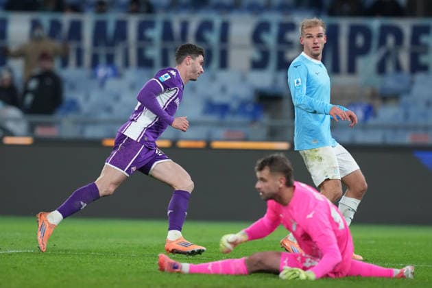 Fiorentina s Robin Gosens celebrates after scoring during the Serie A EniLive soccer match between Lazio and Fiorentina at the Rome s Olympic stadium, Italy - Wednesday January 7, 2026 - Soccer ( Photo by Alfredo Falcone LaPresse )  Copyright: xAlfredoxFalcone LaPressex