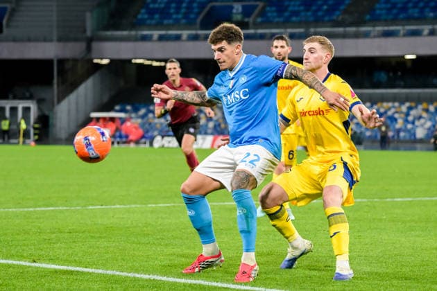 2026-01-07 SSC Napoli v Hellas Verona - Italian Serie A Enilive NAPLES, ITALY - JANUARY 7: Giovanni Di Lorenzo of SSC Napoli, Unai Nunez of Hellas Verona during the Italian Serie A Enilive match between SSC Napoli and Hellas Verona at Stadio Diego Armando Maradona on January 7, 2026 in Naples, Italy. Naples Stadio Diego Armando Maradona Italy Content not available for redistribution in The Netherlands directly or indirectly through any third parties. Copyright: xCiroxSantangelox