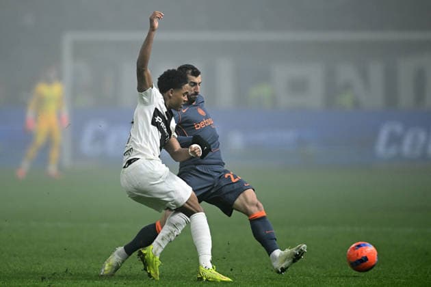 Db Parma 07 01 2026 - campionato di calcio serie A Parma-Inter foto Daniele Buffa Image nella foto: Henrikh Mhkhitaryan-Sascha Britschgi 