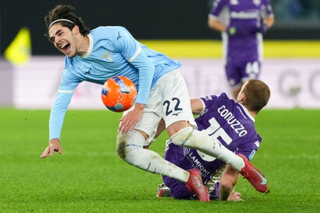 Matteo Cancellieri of SS Lazio and Pietro Comuzzo of ACF Fiorentina compete for the ball during the Serie A 2025 2026 football match between SS Lazio and ACF Fiorentina at Stadio Olimpico in Rome (Italy), January 7, 2026. AntoniettaxBaldassarre
