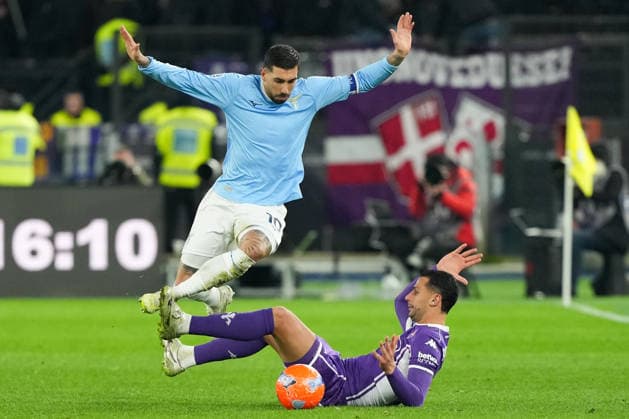 Mattia Zaccagni of SS Lazio and Rolando Mandragora of ACF Fiorentina compete for the ball during the Serie A 2025 2026 football match between SS Lazio and ACF Fiorentina at Stadio Olimpico in Rome (Italy), January 7, 2026. AntoniettaxBaldassarre