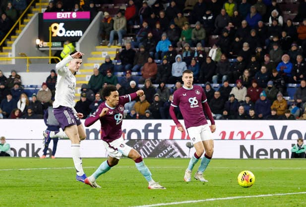 Burnley, England, 7th January 2026. Benjamin Sesko of Manchester United, ManU scores their second goal during the Burnley vs Manchester United Premier League match at Turf Moor, Burnley. Picture credit should read: Cody Froggatt Sportimage EDITORIAL USE ONLY. No use with unauthorised audio, video, data, fixture lists, club league logos or live services. Online in-match use limited to 120 images, no video emulation. No use in betting, games or single club league player publications. SPI_055_CF_Burnley_Man_Utd_ SPI-4437-0054