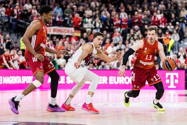 MUNICH, GERMANY - JANUARY 07: Andreas Andi Obst (FC Bayern Muenchen, 13) controls the ball during the Turkish Airlines EuroLeague match between FC Bayern Muenchen vs. Kosner Baskonia Vitoria-Gasteiz at SAP Garden on round 20 of Turkish Airlines EuroLeague on January 07, 2026 in Munich, Germany. Bavaria Germany Copyright: xSteffiexWunderlx