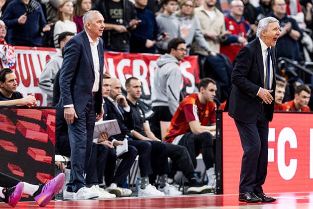 MUNICH, GERMANY - JANUARY 07: Svetislav Pesic (Headcoach FC Bayern Muenchen) yells during the Turkish Airlines EuroLeague match between FC Bayern Muenchen vs. Kosner Baskonia Vitoria-Gasteiz at SAP Garden on round 20 of Turkish Airlines EuroLeague on January 07, 2026 in Munich, Germany. Bavaria Germany Copyright: xSteffiexWunderlx