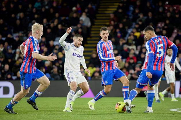 LONDON, ENGLAND - JANUARY 7: Emiliano Buendia of Aston Villa in action during the Premier League match between Crystal Palace and Aston Villa at Selhurst Park on January 7, 2026 in London, England. (Photo by ) SPO 