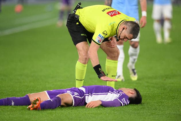 CALCIO - Serie A - SS Lazio vs ACF Fiorentina Fabiano Parisi of AC Fiorentina, referee Simone Sozza during the match of 19th day of the Serie A Championship between S.S.Lazio and A.C. Fiorentina at the Olimpico Stadium on Jan 7, 2026 in Rome, Italy. during SS Lazio vs ACF Fiorentina, Italian soccer Serie A match in Rome, Italy, January 07 2026 Rome Italy  Copyright: xIPAxSport ABACAx