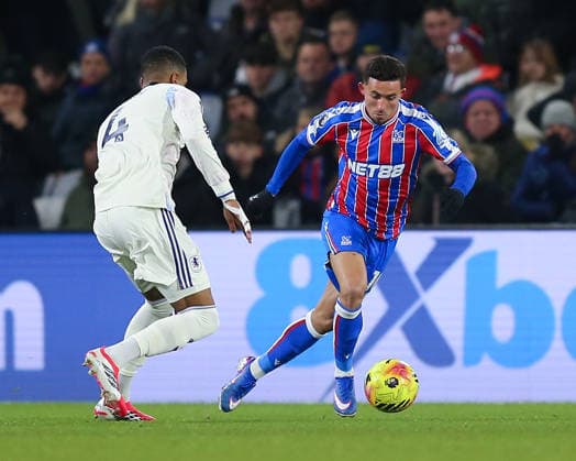 London, England, January 07 2026: Yeremi Pino (10 Crystal Palace) pressured by Ezri Konsa (4 Aston Villa) during the Premier League game between Crystal Palace and Aston Villa at Selhurst Park in London, England. (Photo by Jay Patel Sports Press Photo SPP) Copyright: xJayxPatel SportsxPressxPhoto SPPx Sportspressphoto_SPR79540