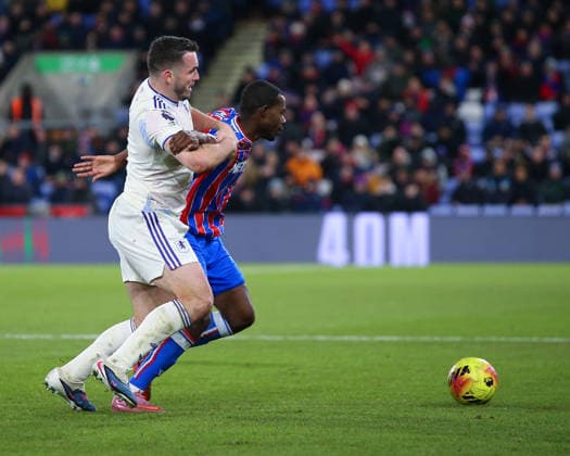 London, England, January 07 2026: Tyrick Mitchell (3 Crystal Palace) held by John McGinn (7 Aston Villa) during the Premier League game between Crystal Palace and Aston Villa at Selhurst Park in London, England. (Photo by Jay Patel Sports Press Photo SPP) Copyright: xJayxPatel SportsxPressxPhoto SPPx Sportspressphoto_SPR79589