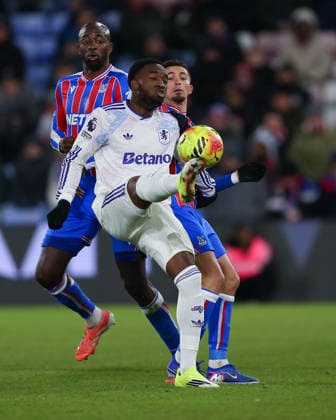 London, England, January 07 2026: Lamare Bogarde (26 Aston Villa) controls the ball during the Premier League game between Crystal Palace and Aston Villa at Selhurst Park in London, England. (Photo by Jay Patel Sports Press Photo SPP) Copyright: xJayxPatel SportsxPressxPhoto SPPx Sportspressphoto_SPR79602