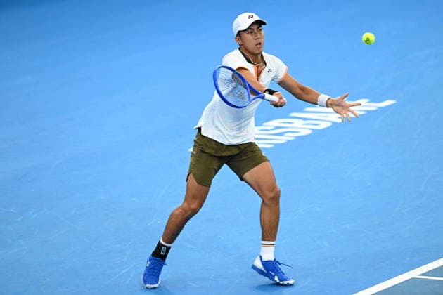 TENNIS BRISBANE INTERNATIONAL, Rinky Hijikata of Australia in action against Giovanni Mpetshi Perricard of France during day five of the Brisbane International tennis tournament at Pat Rafter Arena in Brisbane, Thursday, January 8, 2026. ( NO ARCHIVING, EDITORIAL USE ONLY BRISBANE QUEENSLAND AUSTRALIA  Copyright: xDARRENxENGLANDx 20260108110194078082