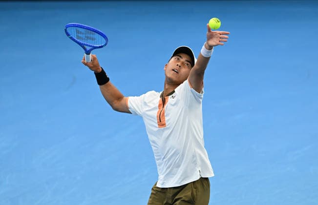 TENNIS BRISBANE INTERNATIONAL, Rinky Hijikata of Australia in action against Giovanni Mpetshi Perricard of France during day five of the Brisbane International tennis tournament at Pat Rafter Arena in Brisbane, Thursday, January 8, 2026. ( NO ARCHIVING, EDITORIAL USE ONLY BRISBANE QUEENSLAND AUSTRALIA  Copyright: xDARRENxENGLANDx 20260108190594179340
