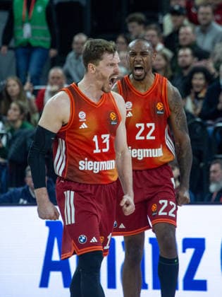 Enthusiastic Bayerns 13 Andreas OBST Bayerns 22 Isiaha MIKE Basketball Bayern Baskonia 96 89 Euroleague, FC Bayern Basketball Kosner Baskonia Vitoria Gasteiz, Round 20, Season 2025 2026, on 7 1 2026 in Munich, S A P G A R D E N, Germany Source Copyright Credit Oryk HAIST xBASKETBALL-BAYERN-BASKONIAx
