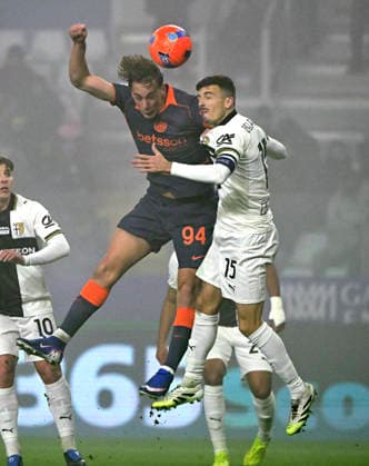 (260108) -- PARMA, Jan. 8, 2026 -- Inter Milan s Pio Esposito (L) vies with Parma s Enrico Delprato during a Serie A football match between Parma and Inter Milan in Parma, Italy, Jan. 7, 2026. (Photo by Xinhua) (SP)ITALY-PARMA-FOOTBALL-SERIE A-PARMA VS INTER MILAN AlbertoxLingria 