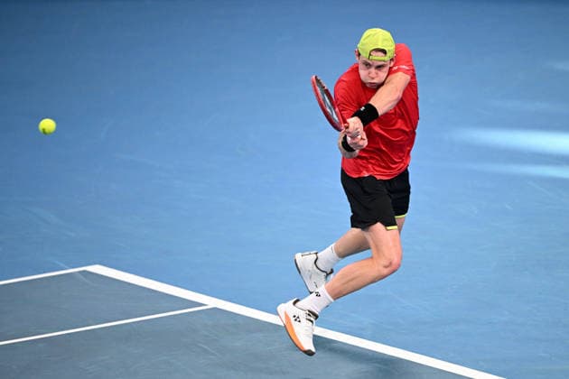 TENNIS UNITED CUP SYDNEY, Zizou Bergs of Belgium plays a shot during the men™s quarterfinal match against Jakub Mensik of Czechia in the 2026 United Cup at Ken Rosewall Arena in Sydney, Thursday, January 8, 2026. ( NO ARCHIVING, EDITORIAL USE ONLY SYDNEY NEW SOUTH WALES AUSTRALIA  Copyright: xDANxHIMBRECHTSx 20260108128177905815