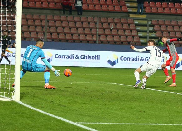 Cremonese Jamie Vardy goal -0. 2. during the Serie A soccer match between Cremonese and Cagliari at the Giovanni Zini in Cremona, north west Italy - GiovedÃ¬ , 8 Gennaio 2026. - Soccer .  Copyright: xAlbertoxMariani LaPressex