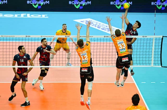 Lucas Conde (Praha), right, in action during the 2nd round match Lvi Praha vs BR Volleys Berlin of Group C of the Volleyball Champions League, Prague, Czech Republic, January 8, 2026. (CTKxPhoto RomanxVondrous) CTKPhotoP2026010807771  CTKPhotoP2026010807771