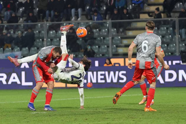 Cagliari s Gennaro Borrelli during the Serie A soccer match between Cremonese and Cagliari at the Giovanni Zini Stadium in Cremona Italy, 8 january 2026. - Soccer .  Copyright: xAlbertoxMariani LaPressex