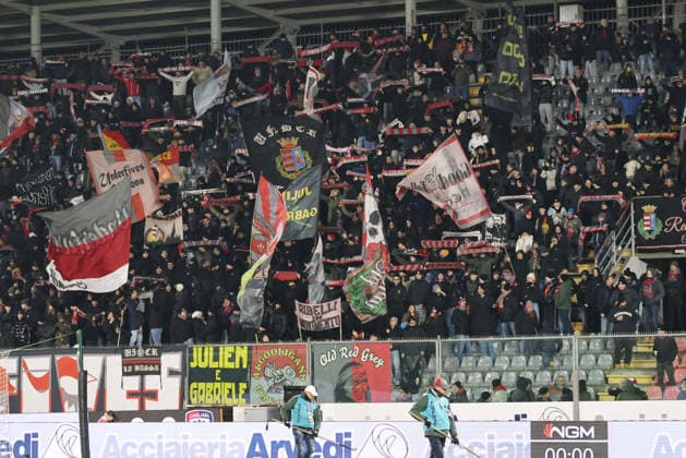 supporters Cremonese s during the Serie A soccer match between Cremonese and Cagliari at the Giovanni Zini Stadium in Cremona Italy, 8 january 2026. - Soccer .  Copyright: xAlbertoxMariani LaPressex
