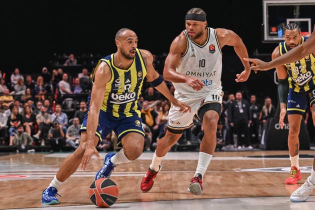 Dubai Basketball v Fenerbahce Beko - EuroLeague DUBAI, UNITED ARAB EMIRATES - JANUARY 8: Talen Horton-Tucker (L) of Fenerbahce Beko in action against Justin Anderson (R) of Dubai Basketball during the EuroLeague 2025-26 season game between Dubai Basketball and Fenerbahce Beko at the Coca Cola Arena in Dubai, United Arab Emirates on January 8, 2026. Waleed Zein Anadolu Dubai United Arab Emirates. Editorial use only. Please get in touch for any other usage.  Copyright: x2026xAnadoluxWaleedxZeinx