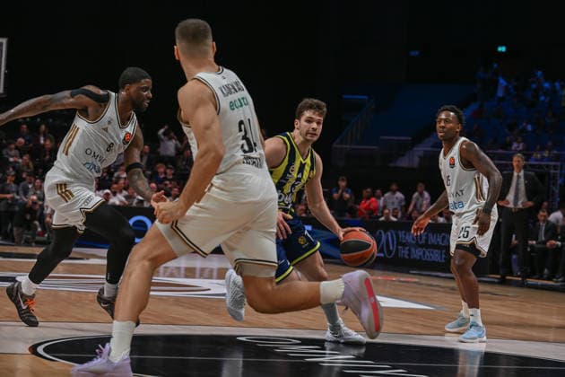 Dubai Basketball v Fenerbahce Beko - EuroLeague DUBAI, UNITED ARAB EMIRATES - JANUARY 8: Tarik Biberovic (C) of Fenerbahce in action during the EuroLeague 2025-26 season game between Dubai Basketball and Fenerbahce Beko at the Coca Cola Arena in Dubai, United Arab Emirates on January 8, 2026. Waleed Zein Anadolu Dubai United Arab Emirates. Editorial use only. Please get in touch for any other usage.  Copyright: x2026xAnadoluxWaleedxZeinx