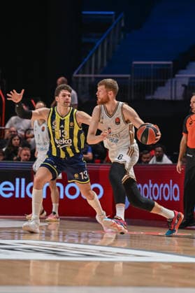 Dubai Basketball v Fenerbahce Beko - EuroLeague DUBAI, UNITED ARAB EMIRATES - JANUARY 8: Tarik Biberovic (L) of Fenerbahce in action during the EuroLeague 2025-26 season game between Dubai Basketball and Fenerbahce Beko at the Coca Cola Arena in Dubai, United Arab Emirates on January 8, 2026. Waleed Zein Anadolu Dubai United Arab Emirates. Editorial use only. Please get in touch for any other usage.  Copyright: x2026xAnadoluxWaleedxZeinx