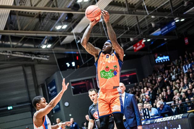 easycredit BBL Basketball Bundesliga 2025 2026 15 Matchday 08 01 2026 Science City Jena vs ROSTOCK SEAWOLVES right TJ Crockett JR Rostock throwing Sparkassen Arena