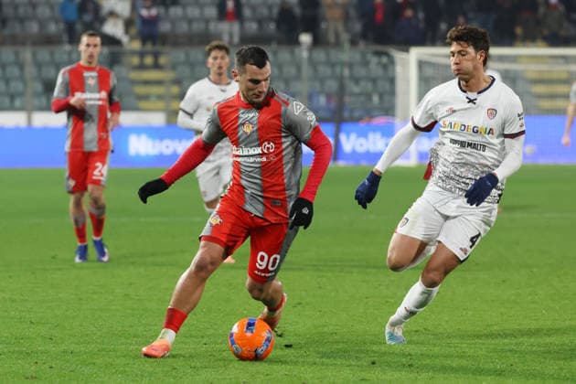 Cremonese s Federico Bonazzoli during the Serie A soccer match between Cremonese and Cagliari at the Giovanni Zini Stadium in Cremona Italy, 8 january 2026. - Soccer .  Copyright: xAlbertoxMariani LaPressex