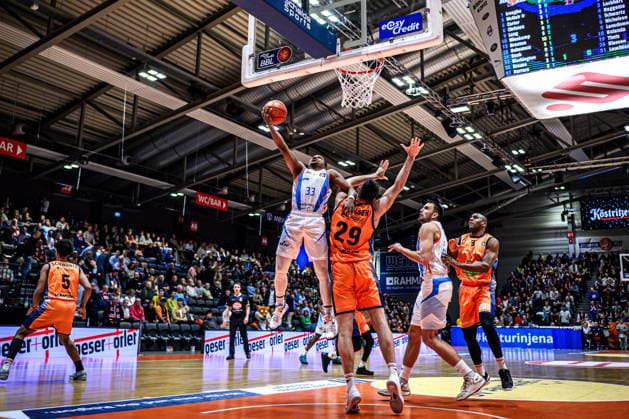 easycredit BBL Basketball Bundesliga 2025 2026 15 Matchday 08 01 2026 Science City Jena vs ROSTOCK SEAWOLVES v li Eric Washington Jena at the basketball against Owen Klassen Rostock Sparkassen Arena