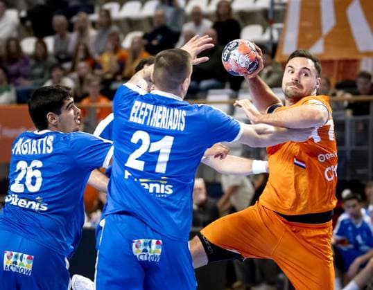 ALMERE - Dani Baijens of the Netherlands (R) in action against Eleftherios Pagiatis of Greece and Georgios Eleftheriadis of Greece during the Netherlands-Greece Golden League handball match. The handball players are preparing for the European Championship, EM, Europameisterschaft SEM VAN DER WAL ANP xVIxANPxSportx xxANPxIVx 546718720 originalFilename: 546718720.jpg