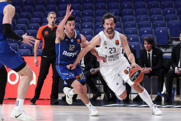 January 8, 2026, Madrid, Madrid, Spain: Sergio Llull of Real Madrid and John Dibartolomeo of Maccabi Rapyd Tel Aviv in action during the EuroLeague Regular Season Round 21 match between Real Madrid and Maccabi Tel Aviv at Movistar Arena on January 08 2026, in Madrid, Spain. Madrid Spain - ZUMAa181 20260108_zaa_a181_059 Copyright: xIrinaxR.xHipolitox