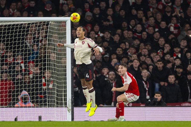 Football - FA Premier League - Arsenal FC v Liverpool FC LONDON, ENGLAND - Thursday, January 8, 2026: Liverpool s captain Virgil van Dijk during the FA Premier League match between Arsenal FC and Liverpool FC at the Emirates Stadium. (Photo by David Rawcliffe Propaganda) LONDON Emirates Stadium GREATER LONDON ENGLAND  Copyright: xDavidxRawcliffex P2026-01-08-Arsenal_Liverpool-44