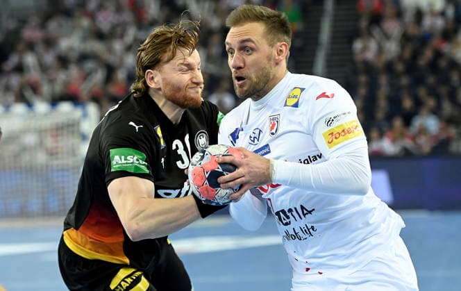 Zagreb, 080126. Arena Zagreb. Friendly handball match in preparation for the European Championship, EM, Europameisterschaft Croatia - Germany. In the photo: Tom Kiesler, Luka Cindric. Photo: Ronald Gorsic CROPIX Copyright: xxRonaldxGorsicx hrvatska_njemacka13-080126