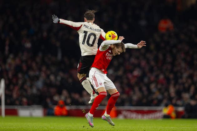 Football - FA Premier League - Arsenal FC v Liverpool FC LONDON, ENGLAND - Thursday, January 8, 2026: (L-R) Liverpool s Alexis Mac Allister is challenged by Arsenal s captain Martin odegaard during the FA Premier League match between Arsenal FC and Liverpool FC at the Emirates Stadium. (Photo by David Rawcliffe Propaganda) LONDON Emirates Stadium GREATER LONDON ENGLAND  Copyright: xDavidxRawcliffex P2026-01-08-Arsenal_Liverpool-51