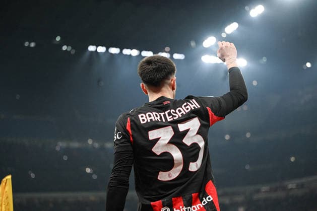 CALCIO - Serie A - AC Milan vs Genoa CFC Davide Bartesaghi of AC Milan in action during the Italian Serie A football match between AC Milan and Genoa Cfc on January 8th, 2026 at Giuseppe Meazza San Siro Siro stadium in Milan, Italy Milan Italy  Copyright: xIPAxSport ABACAx