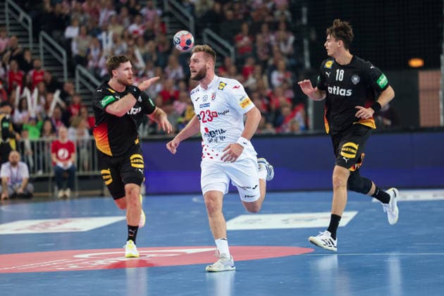 ZAGREB, CROATIA - JANUARY 8, 2026: Friendly match between Croatia and Germany, preparation for EURO 2026. RAUZAN Zlatko (23), KOSTER Julian (18), 
