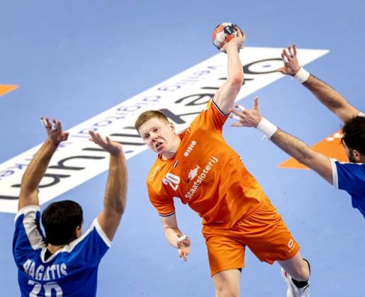 ALMERE - Niels Versteijnen of the Netherlands in action during the Golden League handball match between the Netherlands and Greece. The handball players are preparing for the European Championship, EM, Europameisterschaft SEM VAN DER WAL ANP xVIxANPxSportx xxANPxIVx 546723878 originalFilename: 546723878.jpg