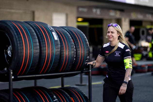 2025 FORMULA E MEXICO CITY ePRIX Hankook pneus, tyres, tyre fitting, mecaniciens, mechanics during the the Mexico City Paulo ePrix, 2nd round of the 2025-26 ABB FIA Formula E World Championship, WM, Weltmeisterschaft on the Autodromo Hermanos Rodriguez from January 8 to 10, 2025 in Mexico City, Mexico - Mexico CityMexico  Copyright: xPauloxMariax