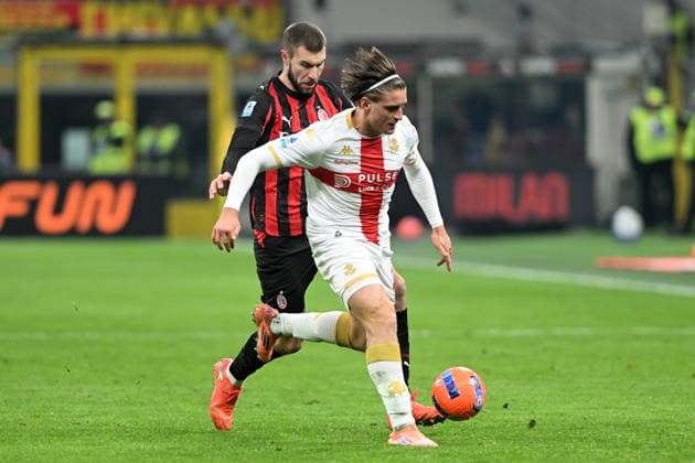 LORENZO COLOMBO, Genoa, STRAHINJA PAVLOVIC, Milan, Serie A 2025-26, Milan-Genoa 1-1, azione, action, contrasto SERIE A 2025-26 MILAN-GENOA 1-1