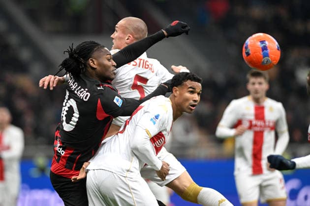 RAFAEL LEAO, Milan, ALESSANDRO MARCANDALLI, LEO OSTIGARD OSTIGAARD, Genoa, Serie A 2025-26, Milan-Genoa 1-1, azione, action, contrasto SERIE A 2025-26 MILAN-GENOA 1-1