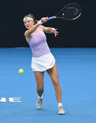 TENNIS BRISBANE INTERNATIONAL, Karolina Muchova of the Czech Republic in action against Elena Rybakina of Kazakhstan during the quarter-finals of the Brisbane International tennis tournament at Pat Rafter Arena in Brisbane, Friday, January 9, 2026. ( NO ARCHIVING, EDITORIAL USE ONLY BRISBANE QUEENSLAND AUSTRALIA  Copyright: xDARRENxENGLANDx 20260109115346669640