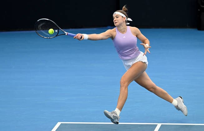 TENNIS BRISBANE INTERNATIONAL, Karolina Muchova of the Czech Republic in action against Elena Rybakina of Kazakhstan during the quarter-finals of the Brisbane International tennis tournament at Pat Rafter Arena in Brisbane, Friday, January 9, 2026. ( NO ARCHIVING, EDITORIAL USE ONLY BRISBANE QUEENSLAND AUSTRALIA  Copyright: xDARRENxENGLANDx 20260109119292943348